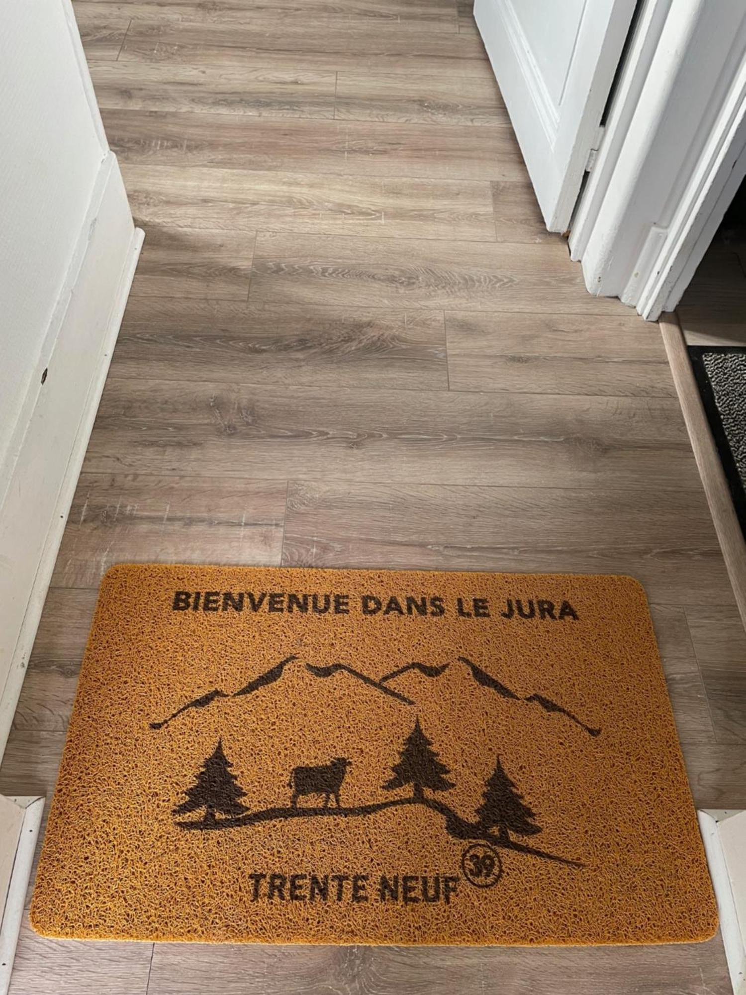 Location La Ferte, Calme Et Proximite Centre Ville Classe 3 Etoiles Lons-le-Saunier Eksteriør bilde