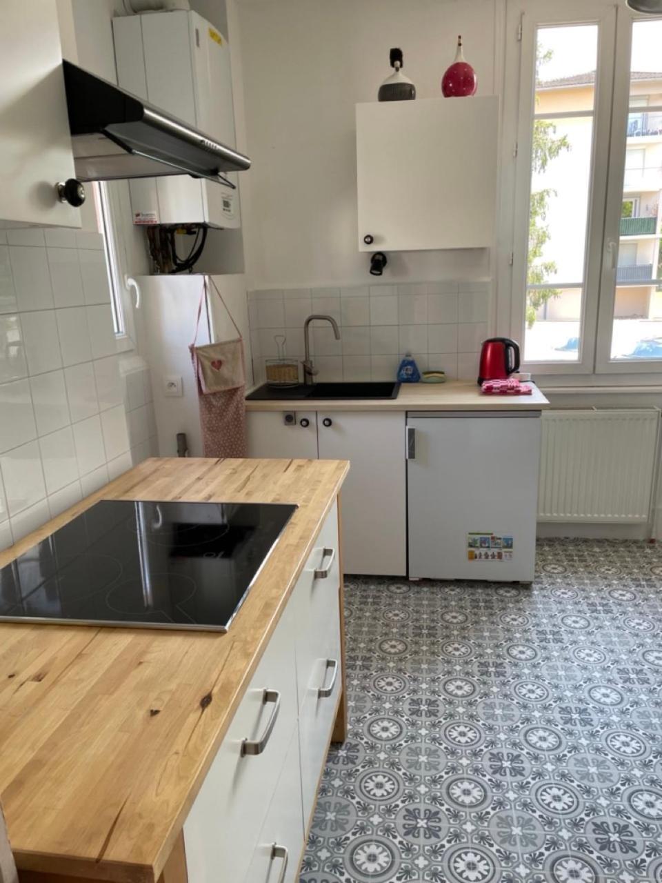 Location La Ferte, Calme Et Proximite Centre Ville Classe 3 Etoiles Lons-le-Saunier Eksteriør bilde