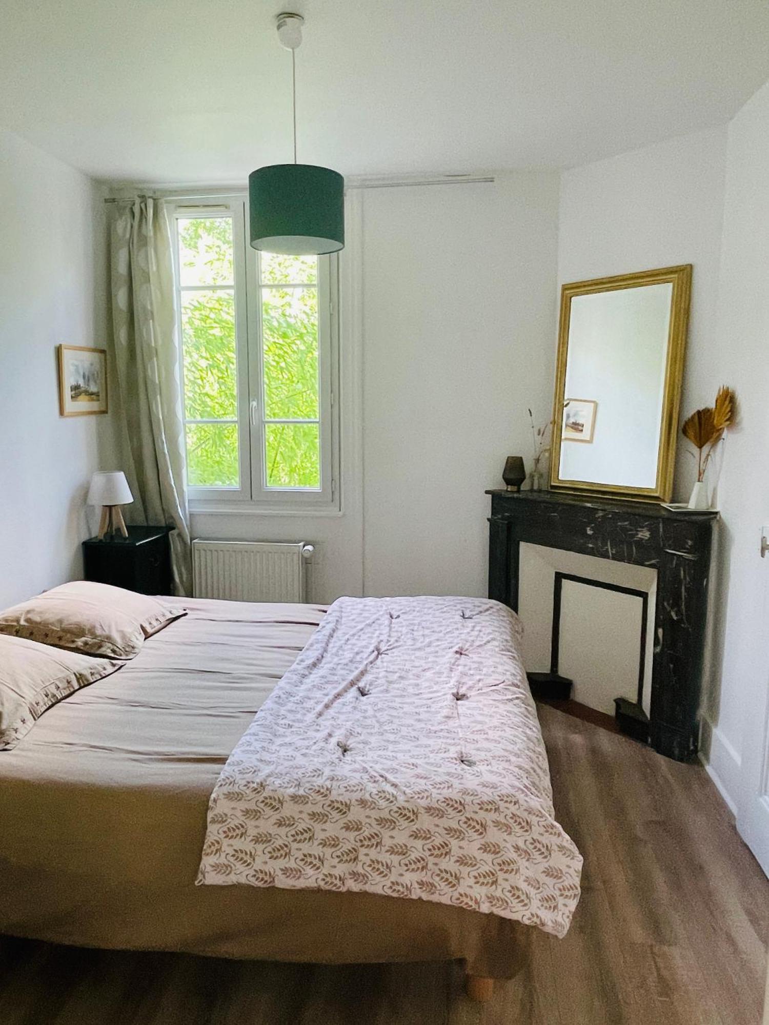 Location La Ferte, Calme Et Proximite Centre Ville Classe 3 Etoiles Lons-le-Saunier Eksteriør bilde